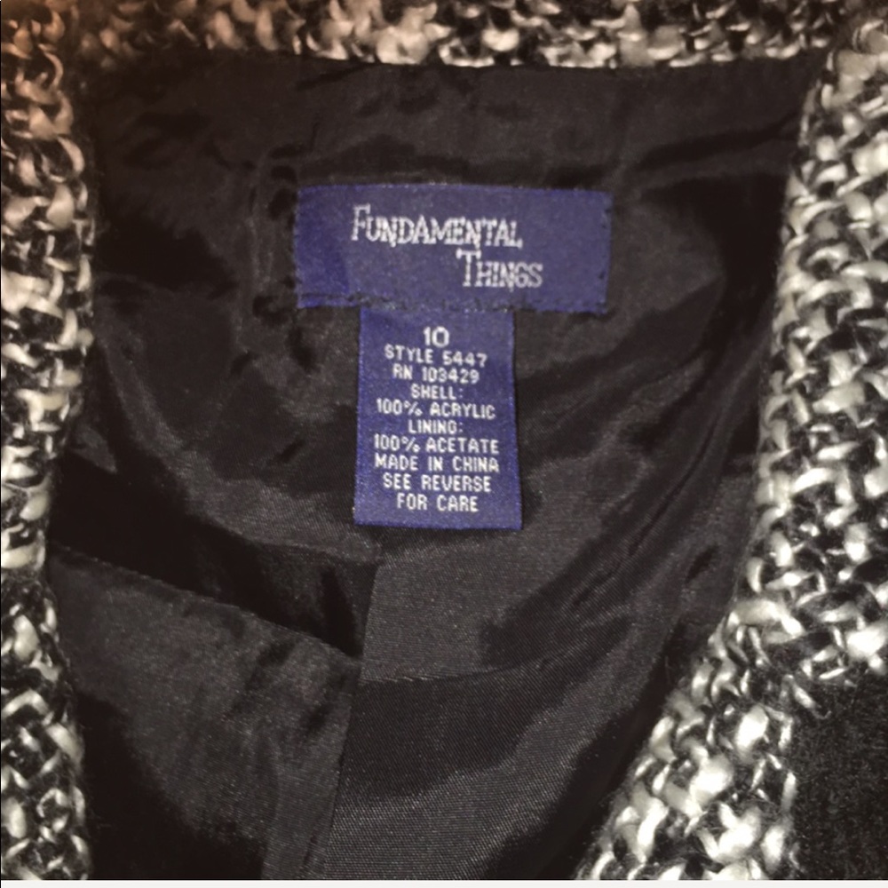 Fall Blazer Jacket.    B4 - Picture 5 of 8